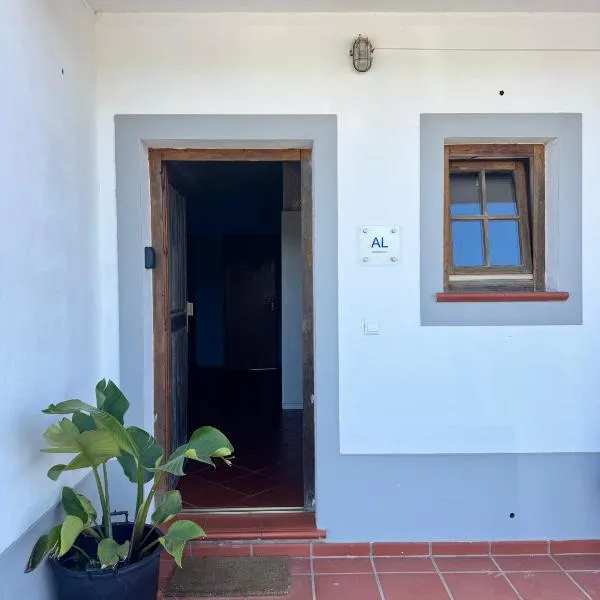 Casa Costa- Quartos em acomodação particular, hotel in Odeceixe