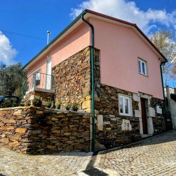 Casas Cor de Rosa, hotel en São Martinho das Moitas