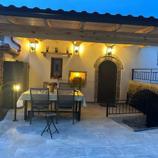 Ana & Angelo House Vuno Himare, hotel in Vuno