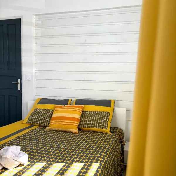Gîte Tournesol - À 2 min de la plage et du bourg, hotel i Anse-Bertrand
