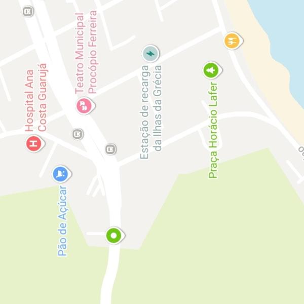 Apartamento na Enseada 500 metros da praia com elevador