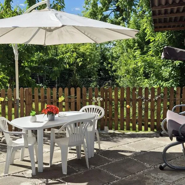 Le Mimose Holiday House di Como - Grandate, hotel in Grandate