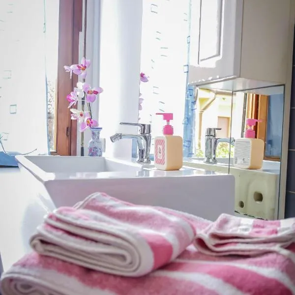 Apartment Binario3 20 Meters from the northern railways, hotel Mariano Comensében
