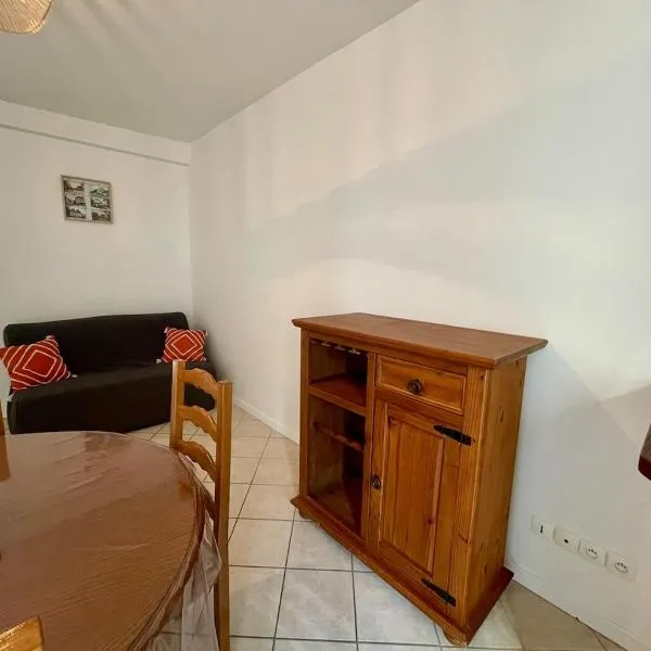 Le cocon melois, hotel v destinaci Le Mêle-sur-Sarthe