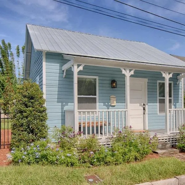 Quaint Cottage with Private Pool-Walk to Everything, ξενοδοχείο σε St. Augustine