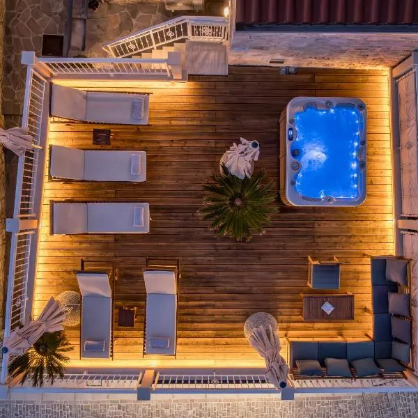 Seafront Villa Denis, отель в Боле