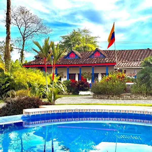 El Percal Hacienda Hotel, hotel v destinaci Montenegro