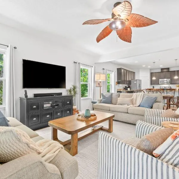 Dog-Friendly 4BR Coastal Getaway Close to Beach, hotelli kohteessa St. Augustine