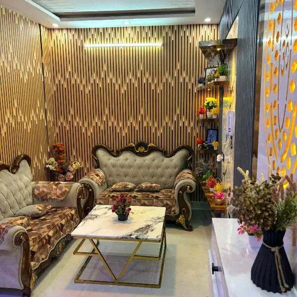 Luxury 1 BHK apartment in New Delhi, hotel in New Delhi
