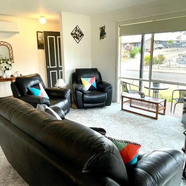 Owl House on the Corner, hotel in Kingscote