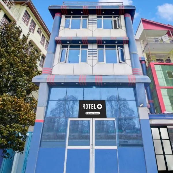 Super Hotel O Zero Bridge Formerly New Time Star, hotel in Srīnagar