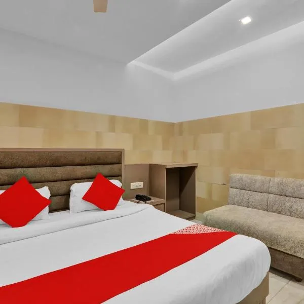 Super Hotel O Sada Shiv Guest House, hotel di Gorakhpur
