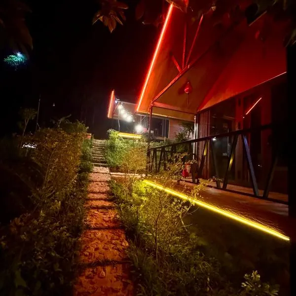 Đông Giang Sky Villa, hotel v destinaci A Sơ Ră Amo