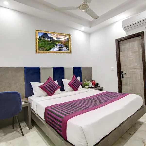 Hotel S B Inn Near New Delhi railway Station Paharganj, hotel in New Delhi
