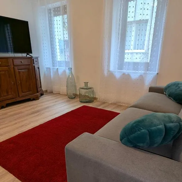 Spazioso e completo appartamento con 3 camere, doppi servizi, fino a 8 posti letto, hotel v destinaci Pedavena