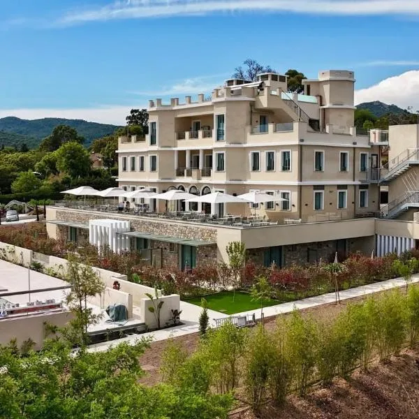 Château Rose Golfe de Saint Tropez-Grimaud – hotel w mieście Grimaud