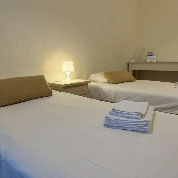 The Yellow House, hotel in Portimão