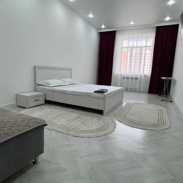 Уютная новая 1-ком кв в ЖК Satym мкр Батыс-2, hotel in Aktobe