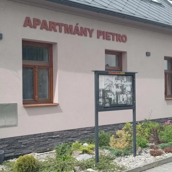 APARTMÁNY PIETRO, hotel Árvaváralján
