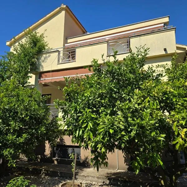 Apartment Dalmare, hotel in Biograd na Moru