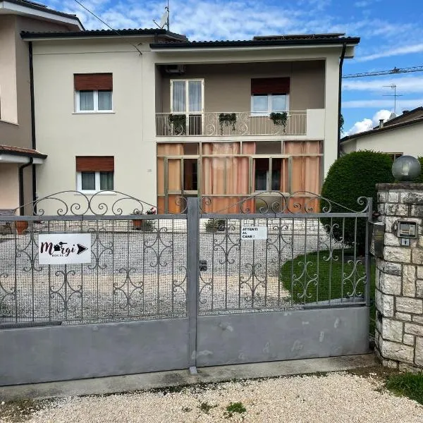 Margi House, hotel v destinaci Bigolino