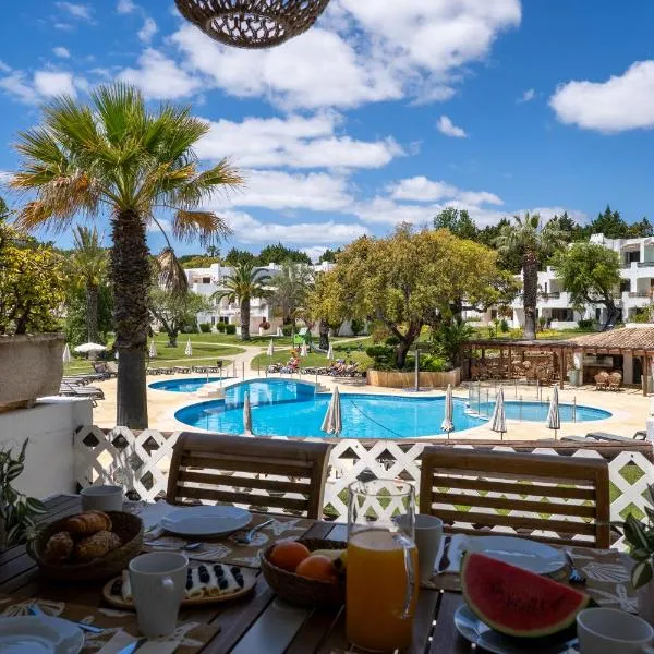 Luxury Beach House Apartment - Golf & Tennis Court & Pool View, hotel din Albufeira