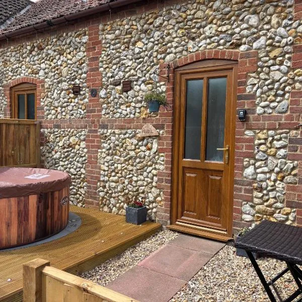 The Ducks - Stunning remote Norfolk Appt with Lazy Spa, hotel in Mileham