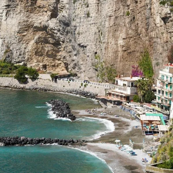 The Cave On The Sea, hotel in Meta