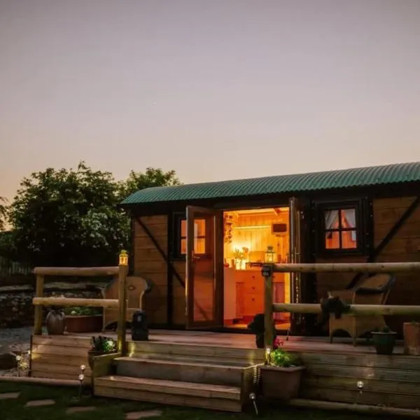 Nirvana Glamping, hotel in Tiverton