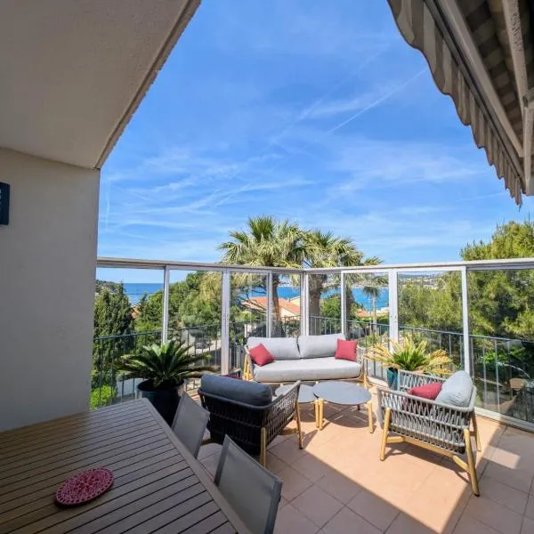 vue mer grande terrasse plage à 2 min à pieds – hotel w mieście Sanary-sur-Mer