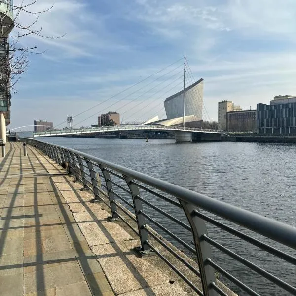 Apartment in MediaCity, hotel in Manchester