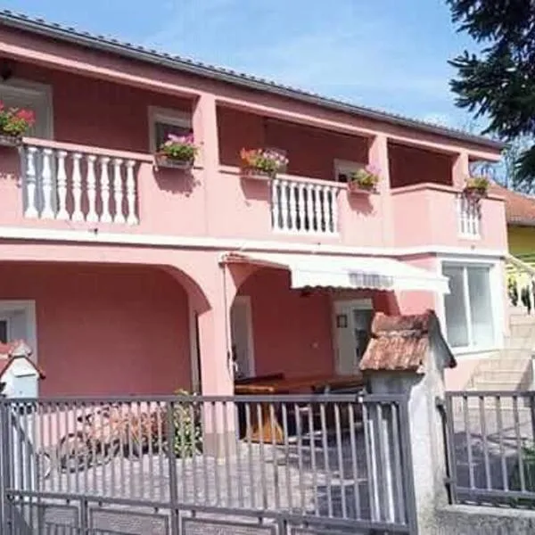 Apartman Antonia, hotel en Podhum