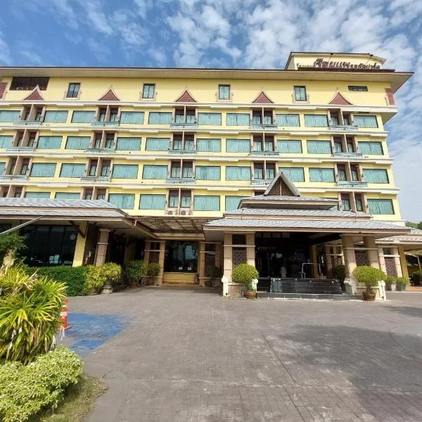 Ruean Phae Royal Park Hotel、ピサヌロークのホテル