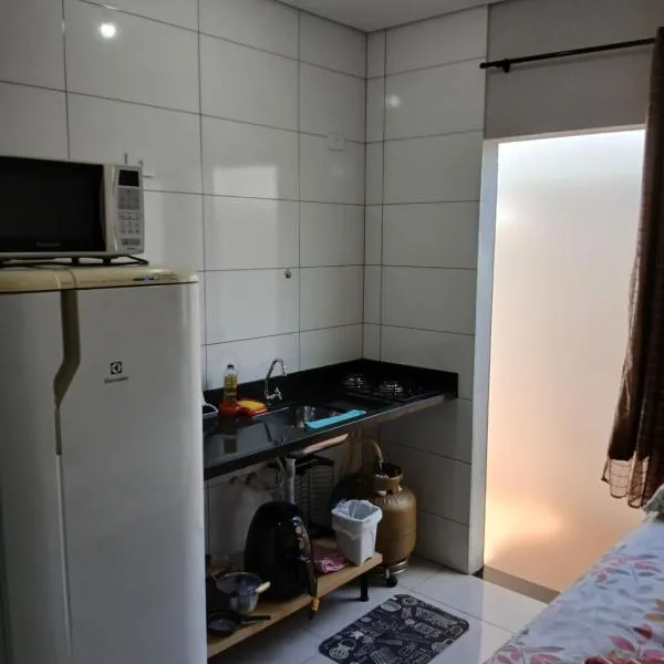 Kitnet mobiliada aconchegante, hotel in Londrina