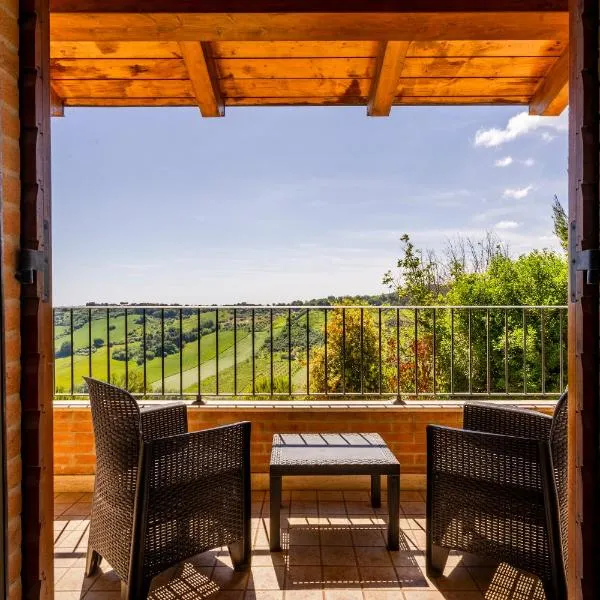 Casa Jo - Country Home with Sea View and 3 Private Ensuite Rooms, hotel v destinaci Lapedona