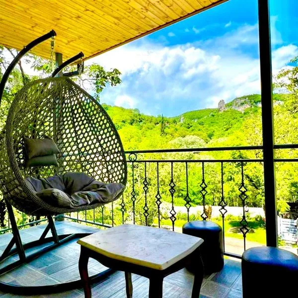 Butichi Guest House, hotel v destinaci Chiatʼura