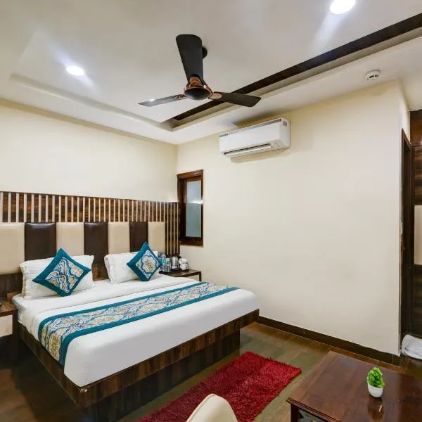 The Batra Hotel Near Nizamuddin Railway Station, hotel v destinaci Jāmb