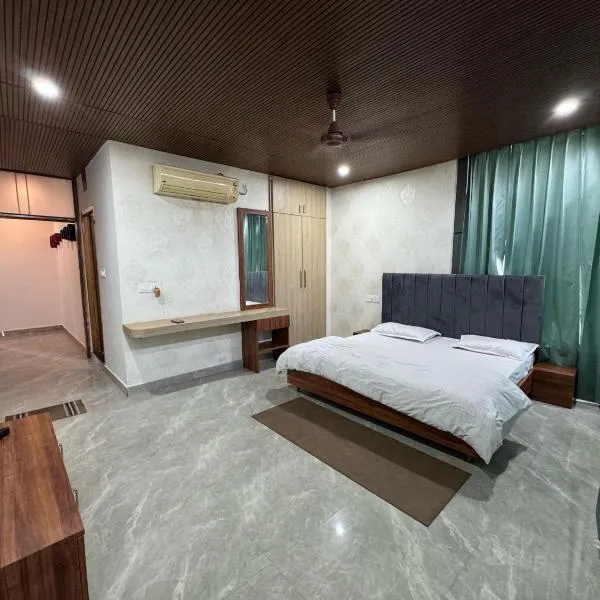 Virasat Home Stay, hotel v destinaci Déhrádún