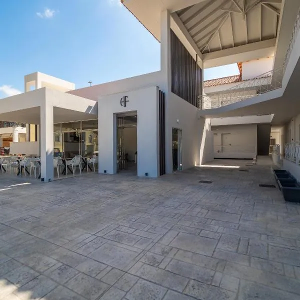 Finikounda Hotel, hotel in Finikounta