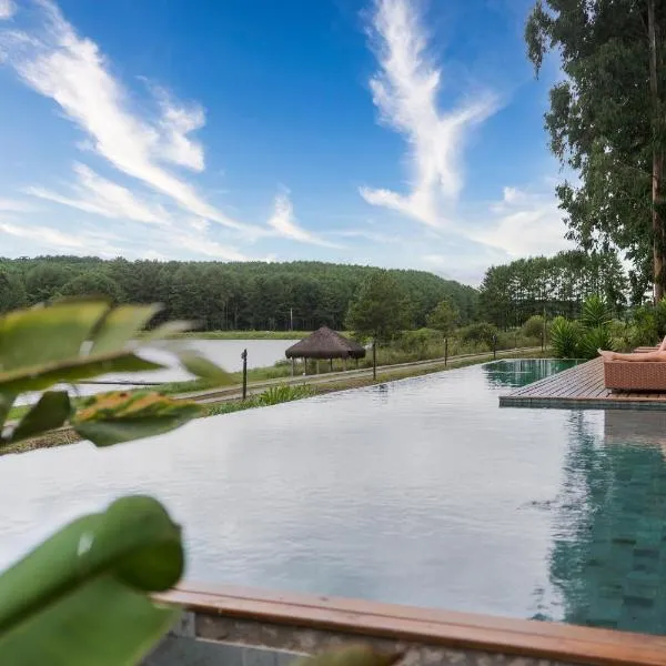 Virá Charme Resort, hotel v destinaci Fernandes Pinheiro