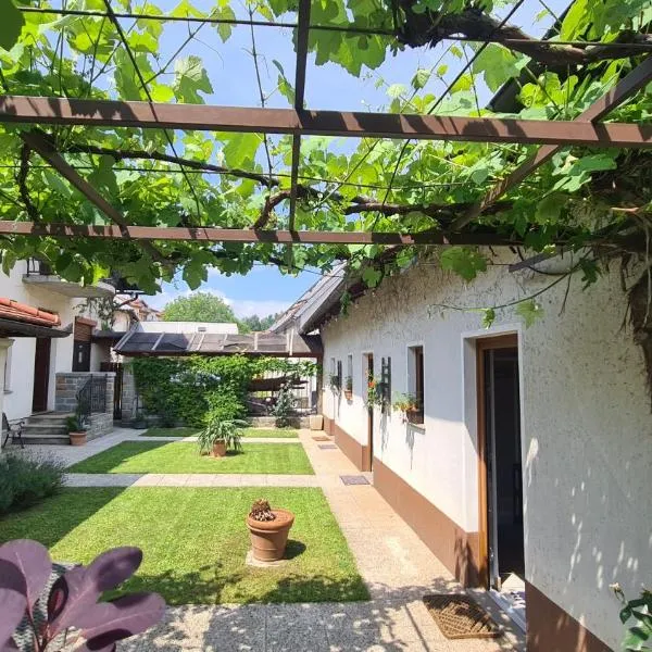 Brne Family House, hotel en Postojna