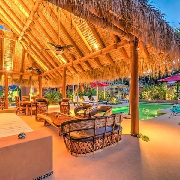 Casita Linda, a luxury house near the beach!, hotel v destinaci Zihuatanejo