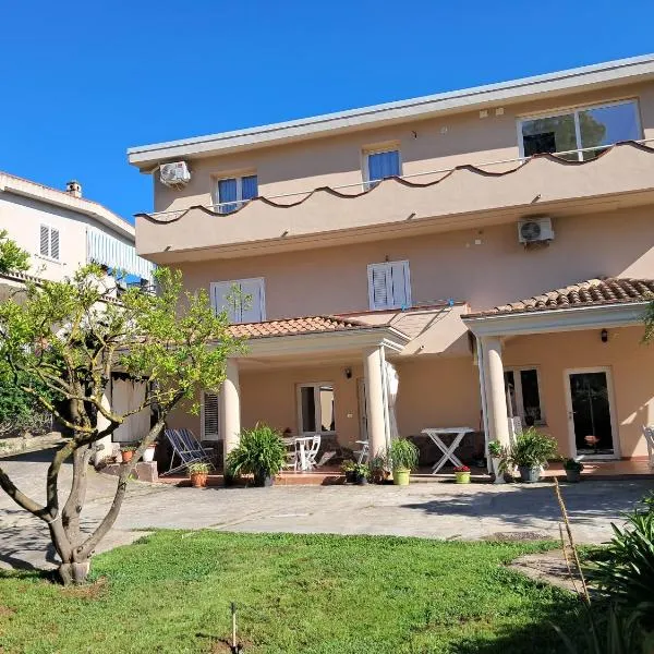 Casa vacanze Serra, ξενοδοχείο σε Bari Sardo