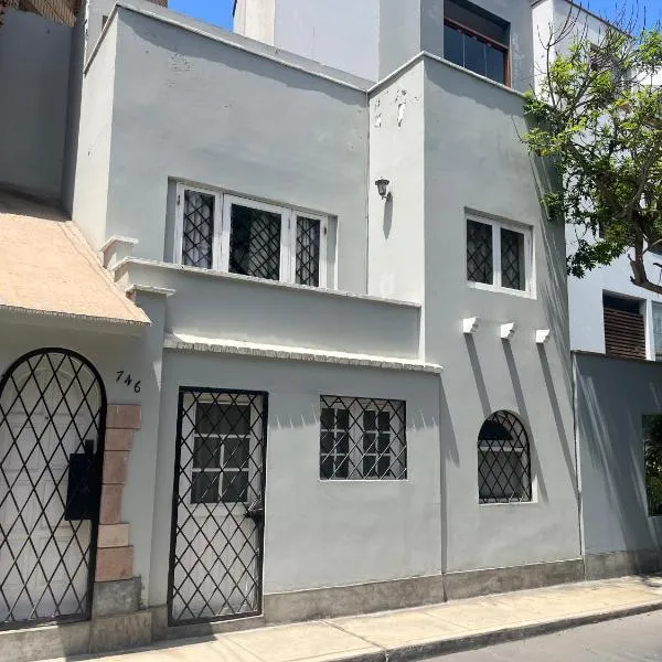 Casita de Ocharan Miraflores a dos calles de Larcomar, hotel in Lima