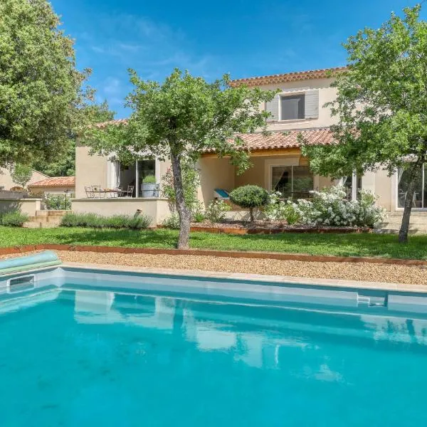 Le JARDIN DES DELIS gite NEUF avec piscine bio UV: Saint-Saturnin-lès-Apt şehrinde bir otel