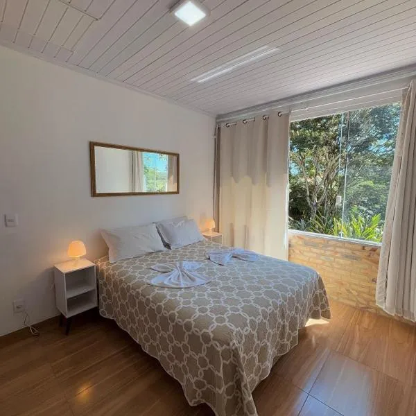 Casa do Alto no Sítio Gaia Magia Miguel Pereira RJ, hotel in Miguel Pereira