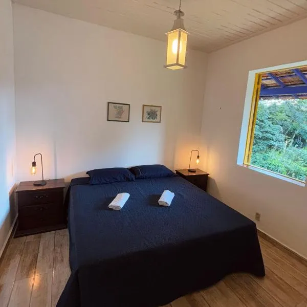 Casa Açucena no sítio Gaia Magia Miguel Pereira RJ, hotel in Miguel Pereira