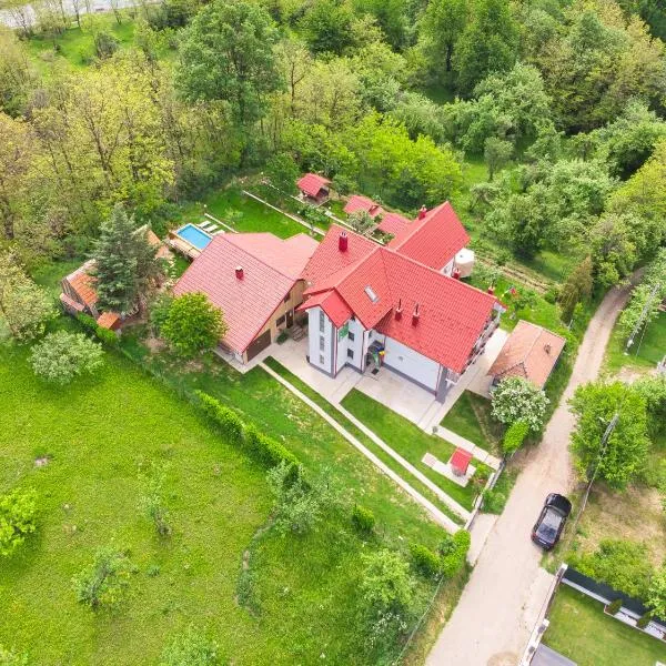 Perla Argesului, Ciubar, Piscina, Lift, Gratar, Cabana, Pensiuni, Hotel Cazare Transfăgarasan Curtea de Arges, hotel in Albestii de Arges