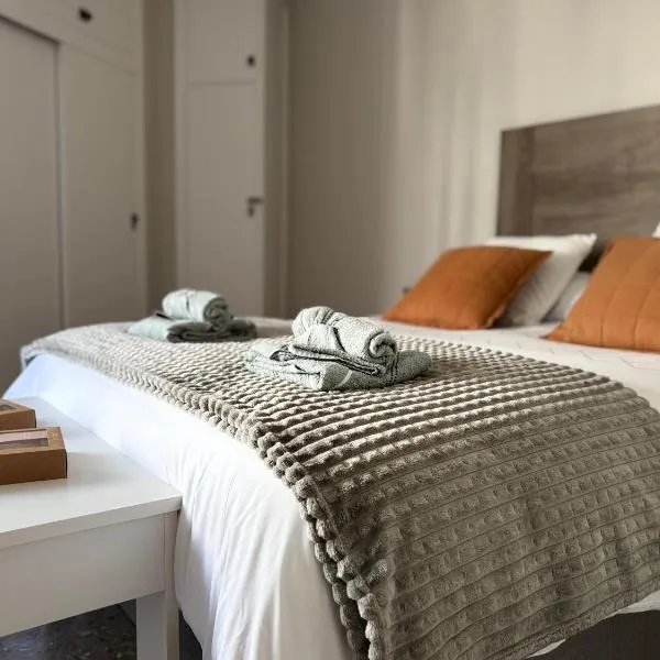 Tres Lunas Nerja, hotel in Nerja