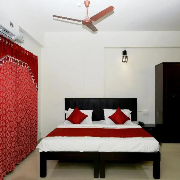 Super Hotel O Technopark Formerly Le Frank, hotel v destinaci Trippapur
